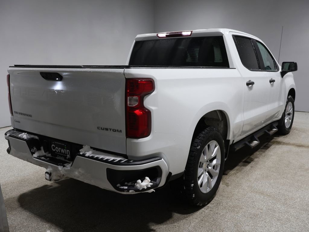 Used 2023 Chevrolet Silverado 1500 Custom image 2