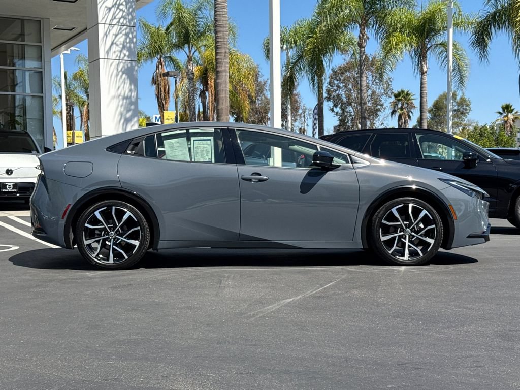 Used 2026 Toyota Prius Plug-In Hybrid FWD image 6