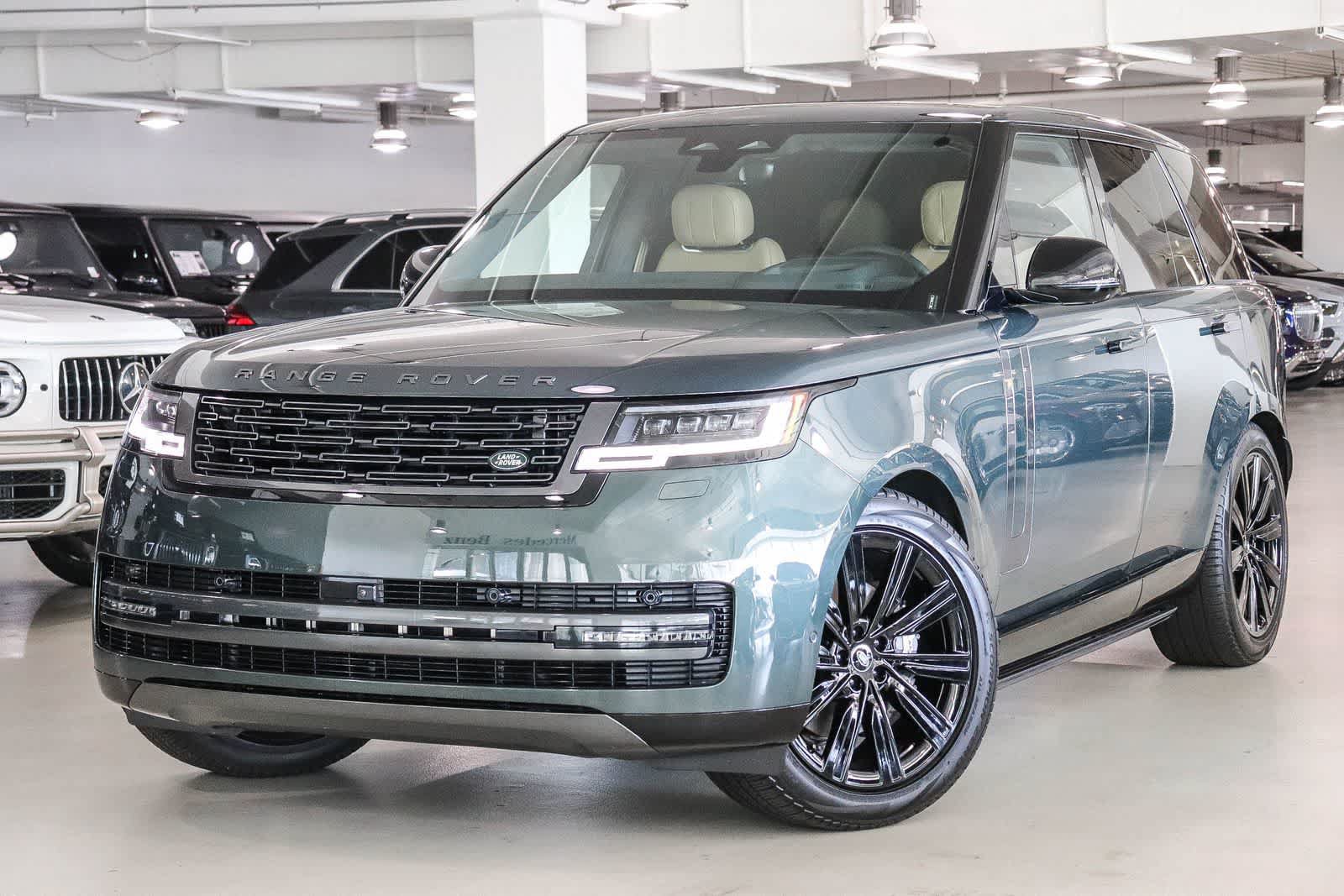 Used 2025 Land Rover Range Rover SE AWD/4WD image 1