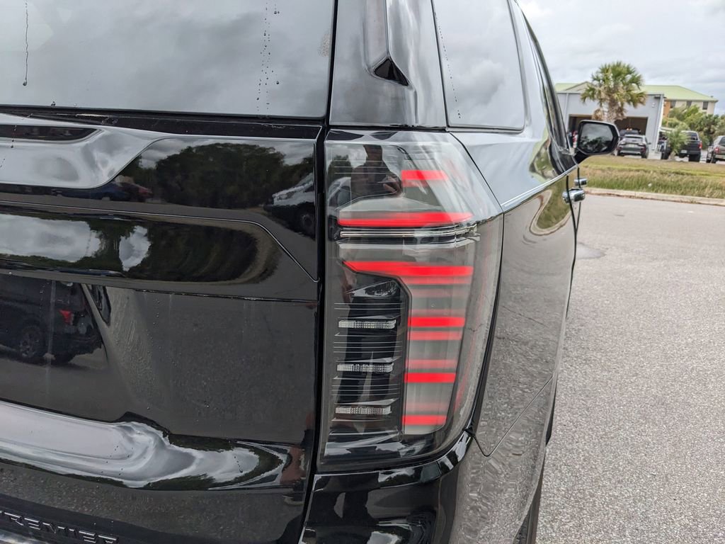 Used 2025 Chevrolet Tahoe Premier RWD image 14