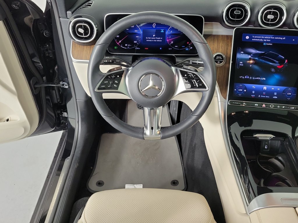 Used 2026 Mercedes-Benz GLC 300 image 16