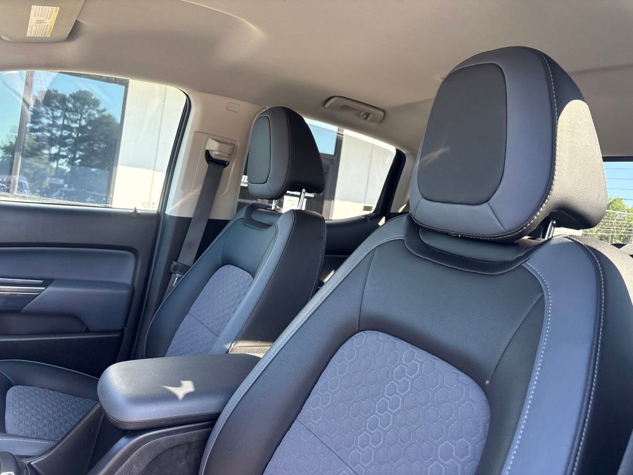Used 2016 Chevrolet Colorado Z71 RWD image 3