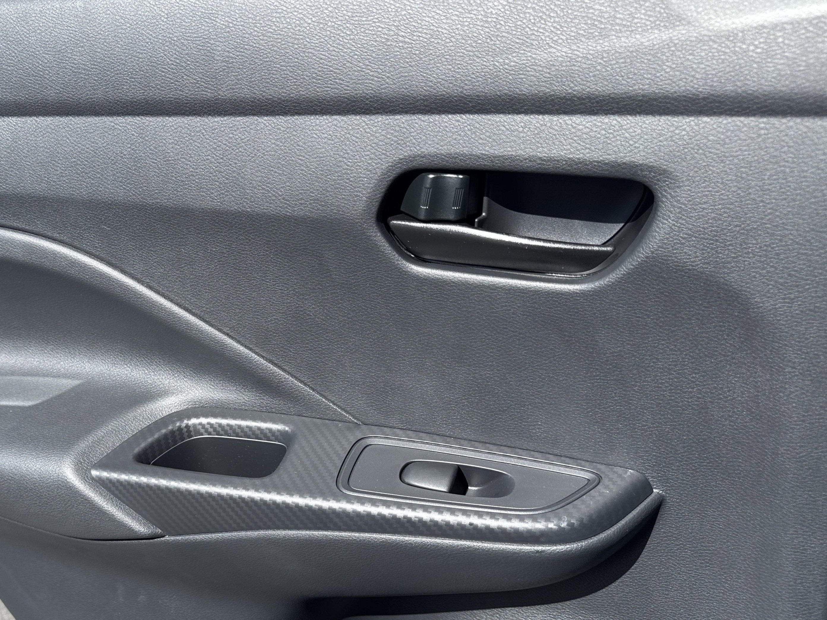 New 2025 Nissan Versa S w/ Trunk Package FWD image 12