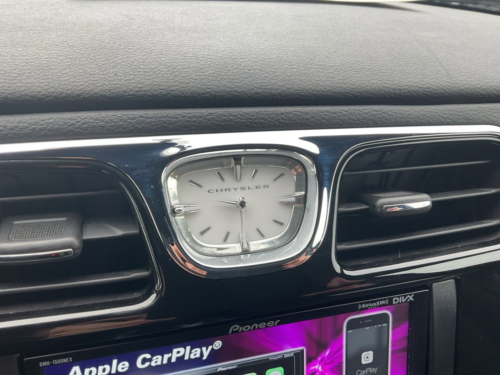 Used 2013 Chrysler 200 Touring image 18