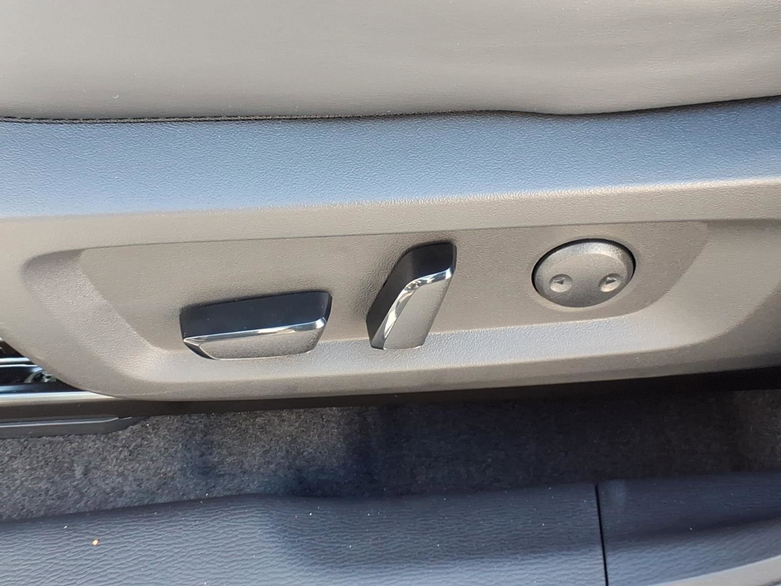 New 2026 Mitsubishi Outlander SE FWD image 13