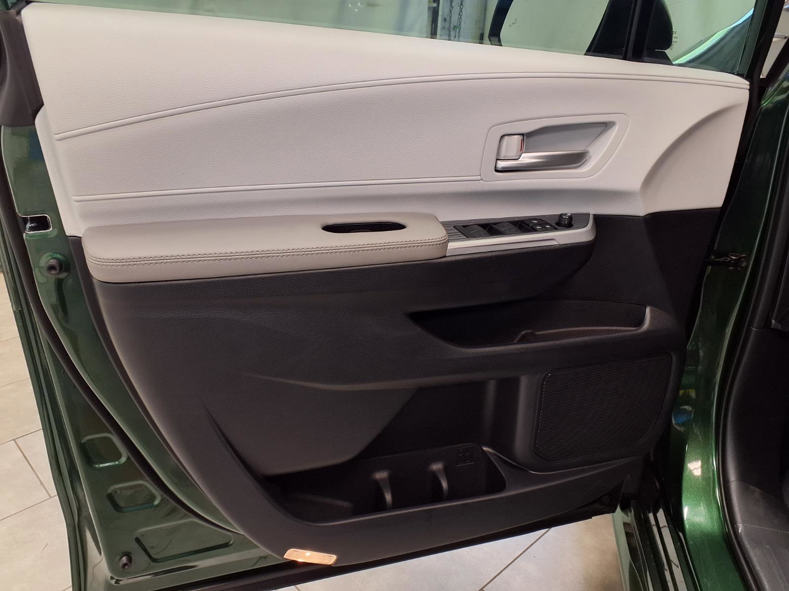 New 2026 Toyota Sienna XLE image 26