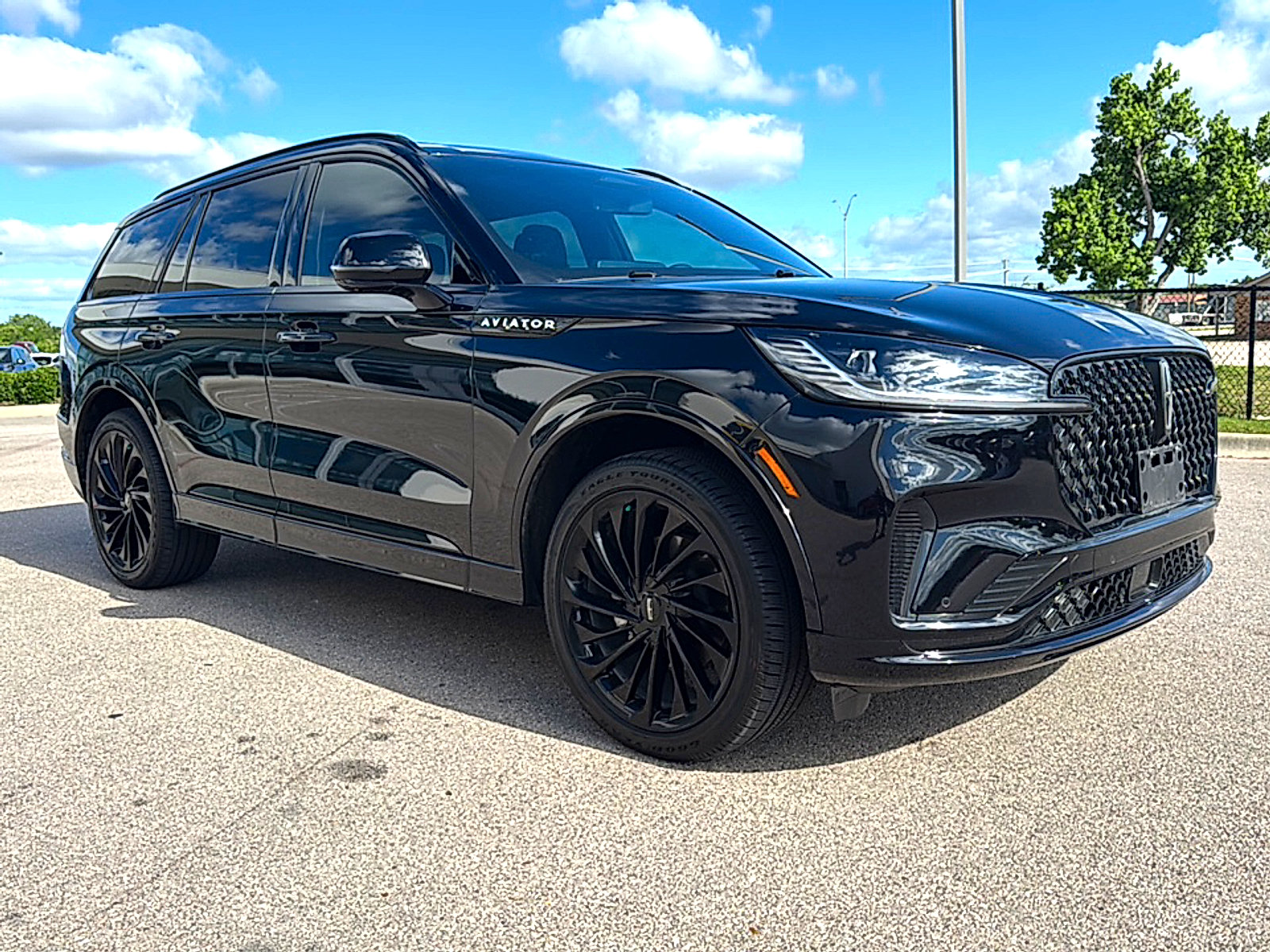 Used 2025 Lincoln Aviator Reserve w/ Equipment Group 201A AWD/4WD image 3