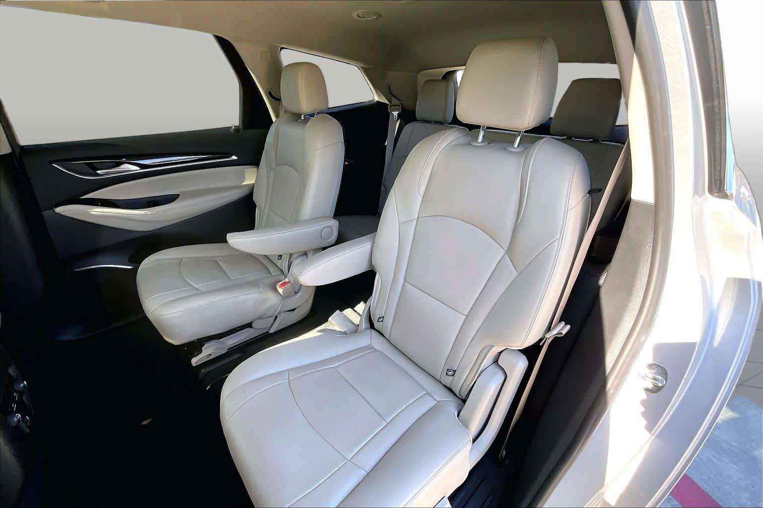 Used 2020 Buick Enclave Essence FWD image 17