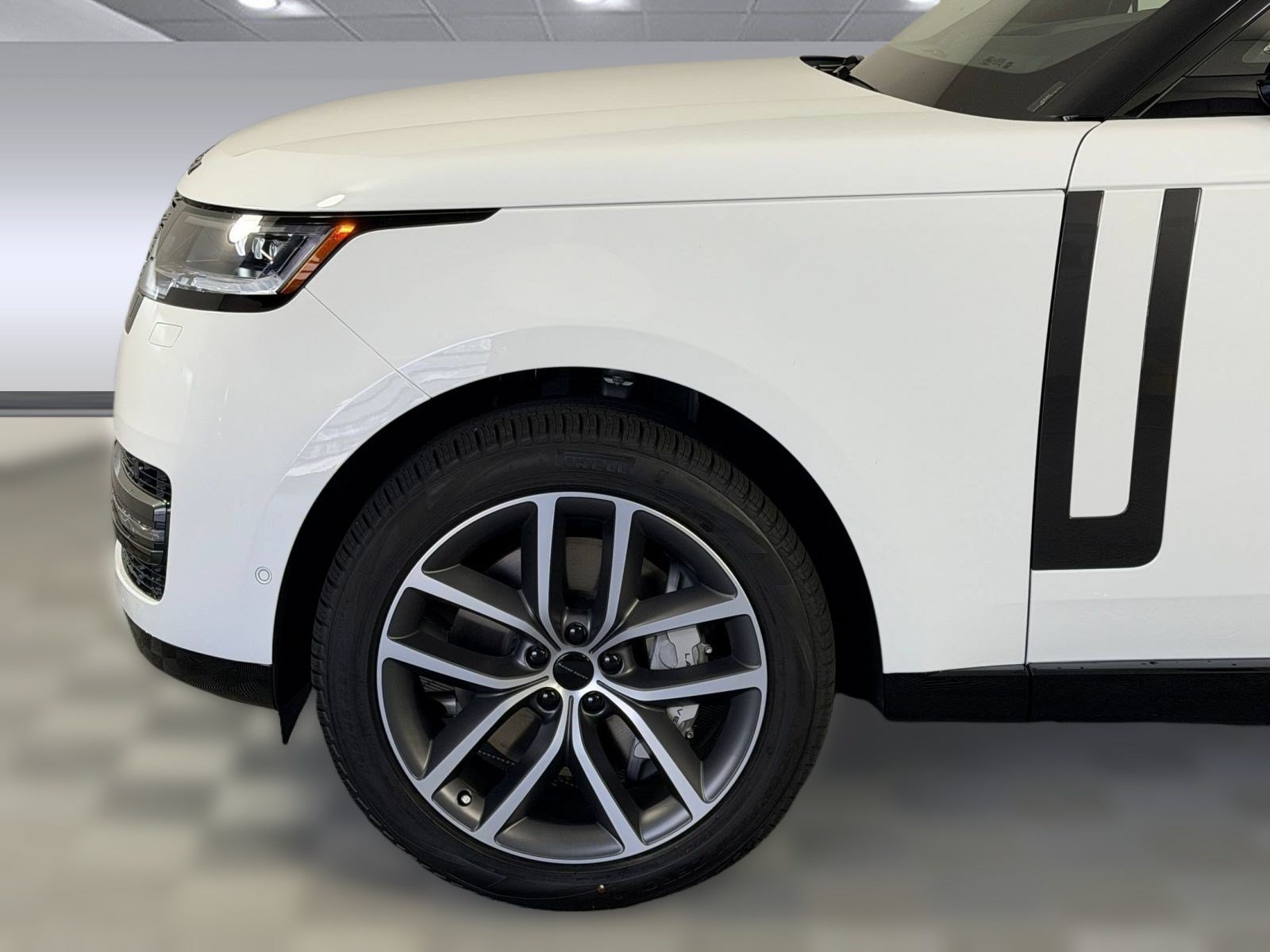 New 2026 Land Rover Range Rover Long Wheelbase SE AWD/4WD image 12