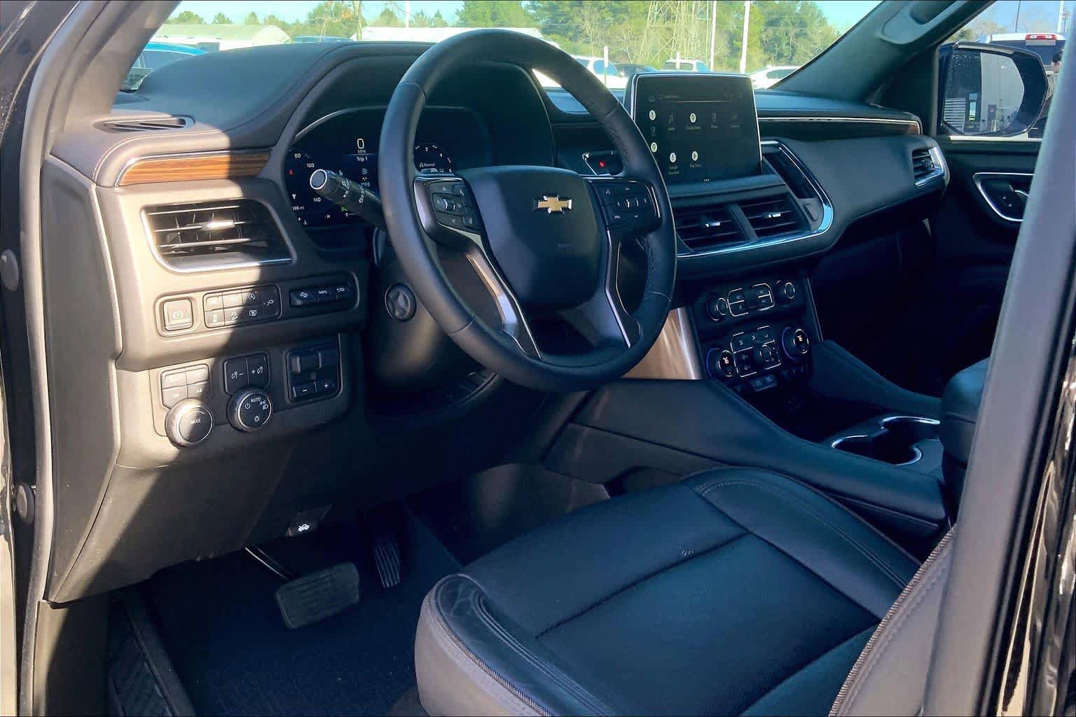 Used 2022 Chevrolet Tahoe High Country w/ Max Trailering Package AWD/4WD image 18