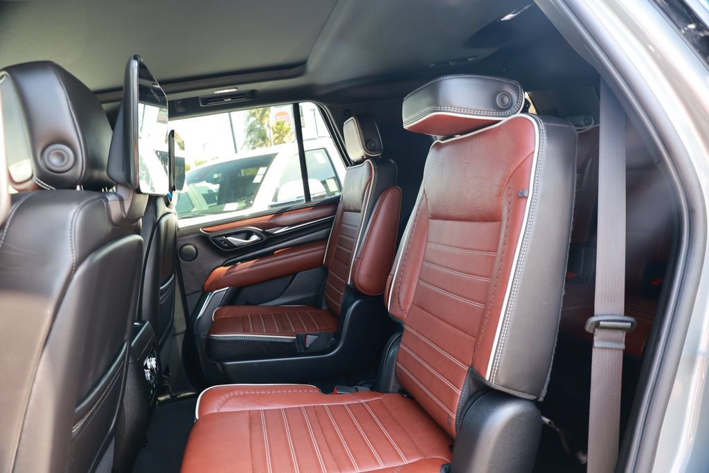 Used 2023 GMC Yukon Denali Ultimate AWD/4WD image 38