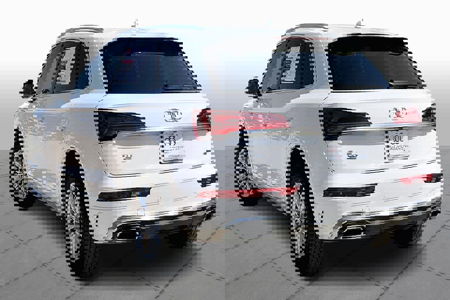 Used 2024 Audi Q5 2.0T Premium w/ Convenience Package image 12