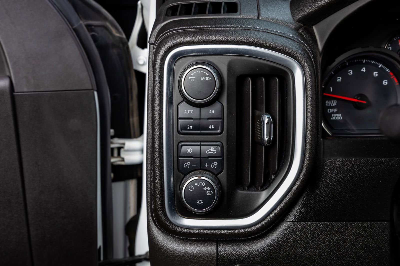 Used 2020 Chevrolet Silverado 1500 RST w/ Texas Edition image 21