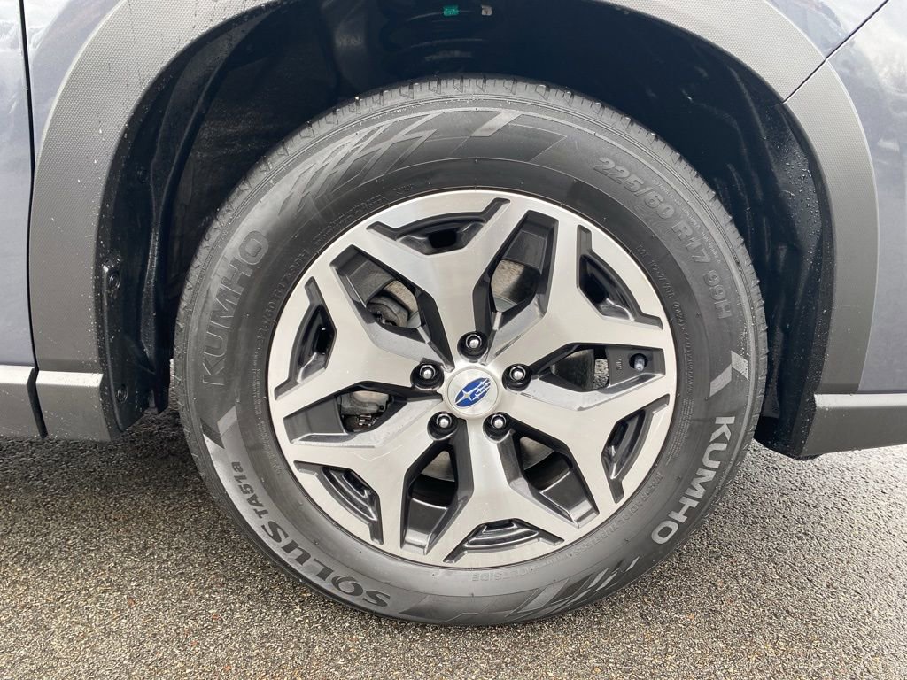 Used 2022 Subaru Forester Premium image 9