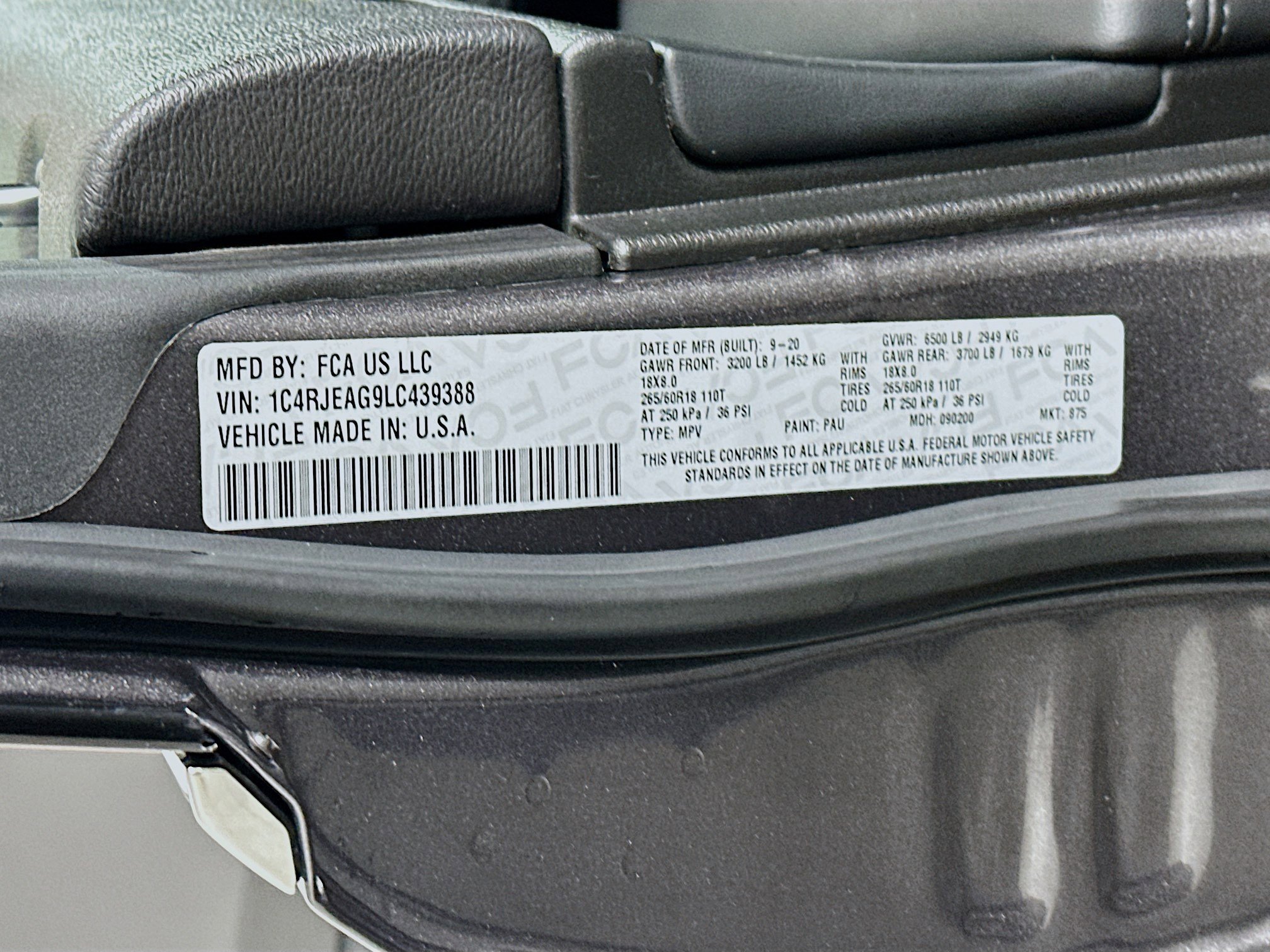 Used 2020 Jeep Grand Cherokee Laredo w/ Laredo X Package image 12