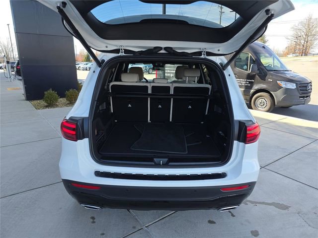 Used 2025 Mercedes-Benz GLB 250 4MATIC image 6