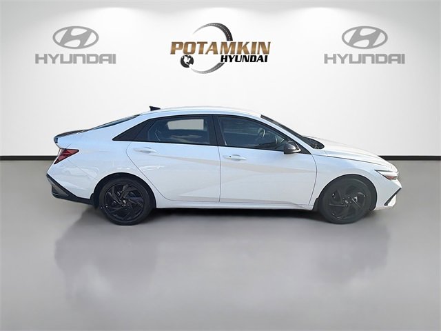 New 2026 Hyundai Elantra Sport image 4