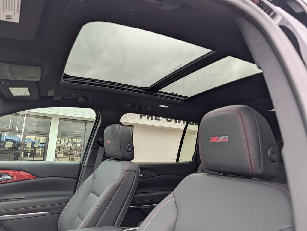 Used 2024 Chevrolet Traverse Z71 w/ Enhanced Driving Package image 25