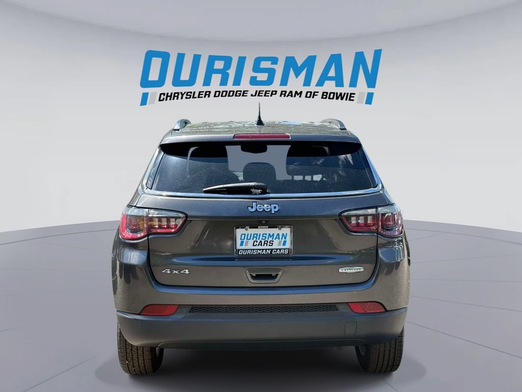 Used 2019 Jeep Compass Latitude AWD/4WD image 3
