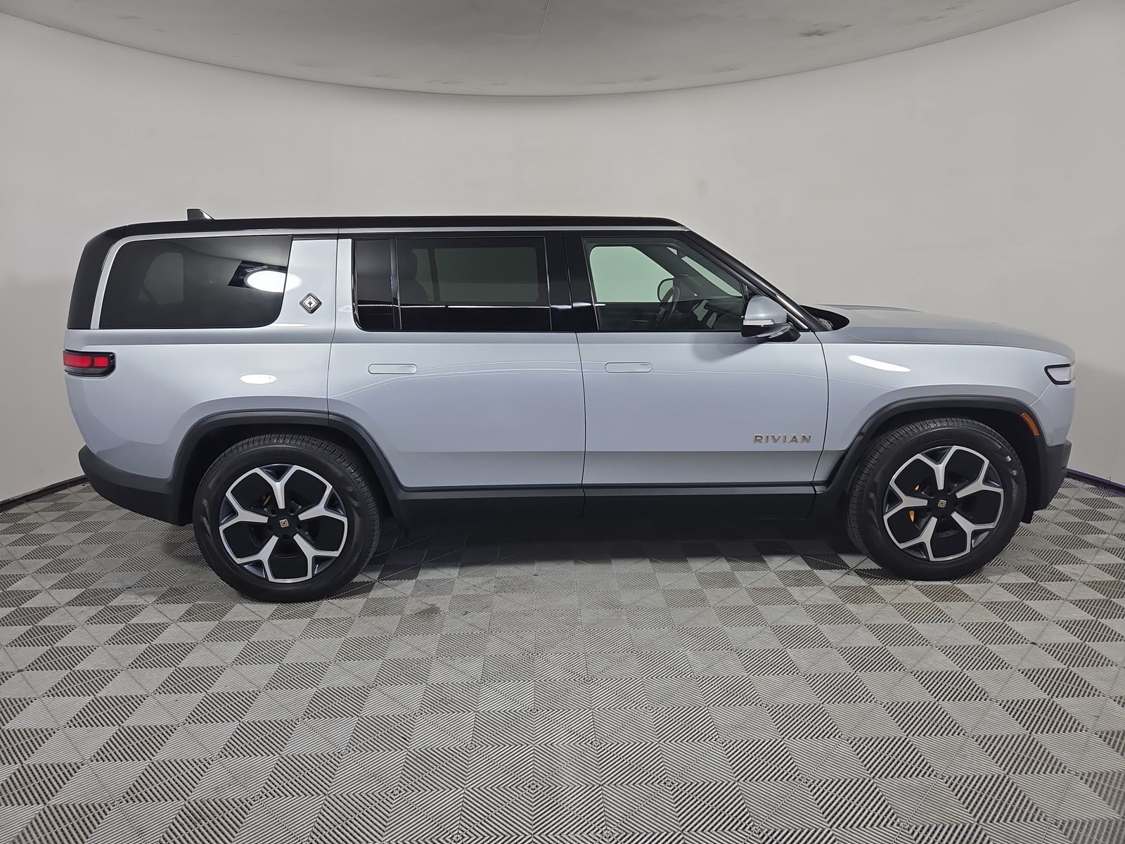 Used 2024 Rivian R1S Adventure Quad AWD/4WD image 6