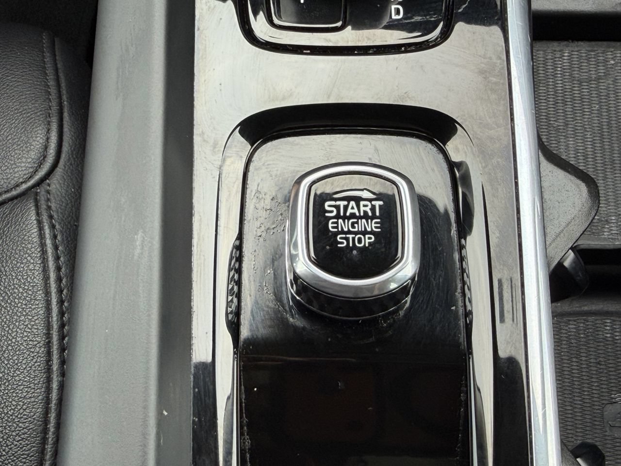 Used 2024 Volvo S60 B5 Core AWD/4WD image 9