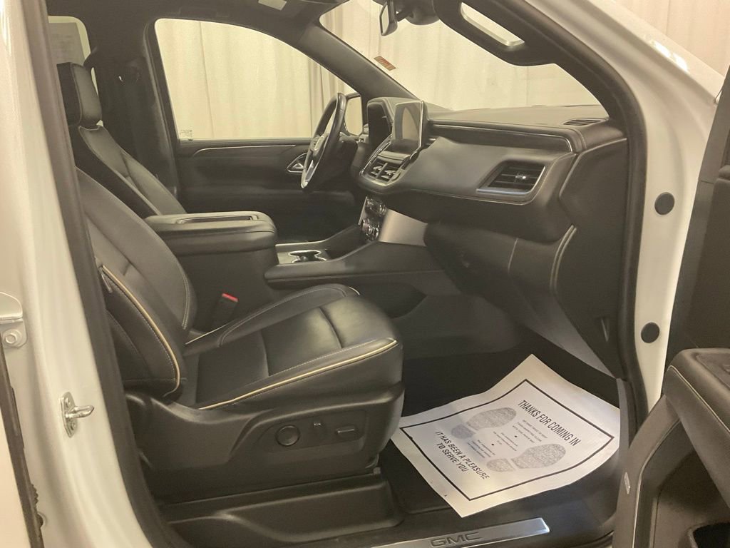Used 2024 GMC Yukon XL SLT AWD/4WD image 9