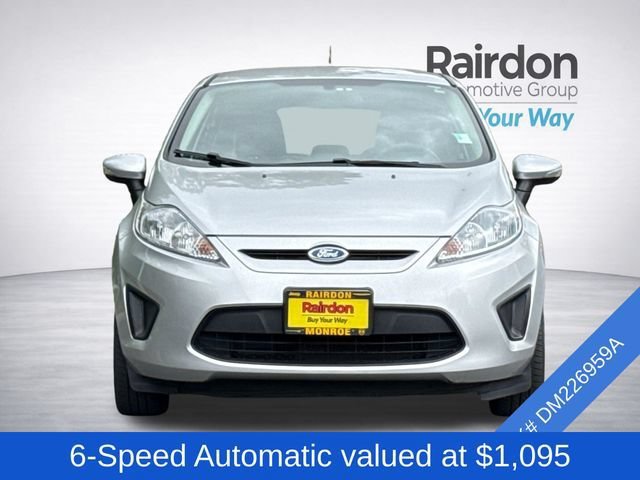 Used 2013 Ford Fiesta SE FWD image 2