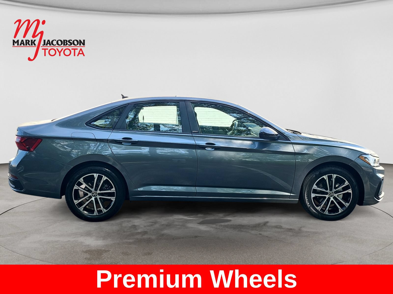 Used 2025 Volkswagen Jetta Sport FWD image 6