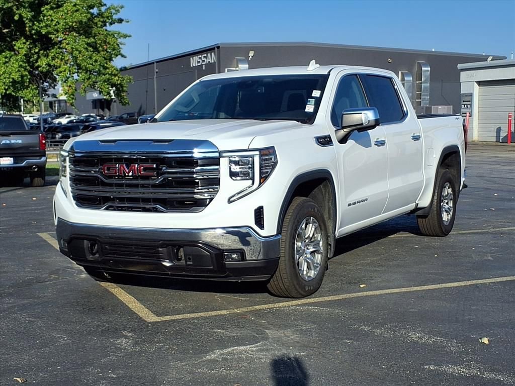 Used 2024 GMC Sierra 1500 SLT image 2