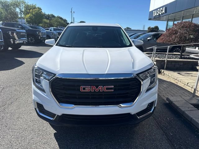 Used 2024 GMC Terrain SLE AWD/4WD image 2