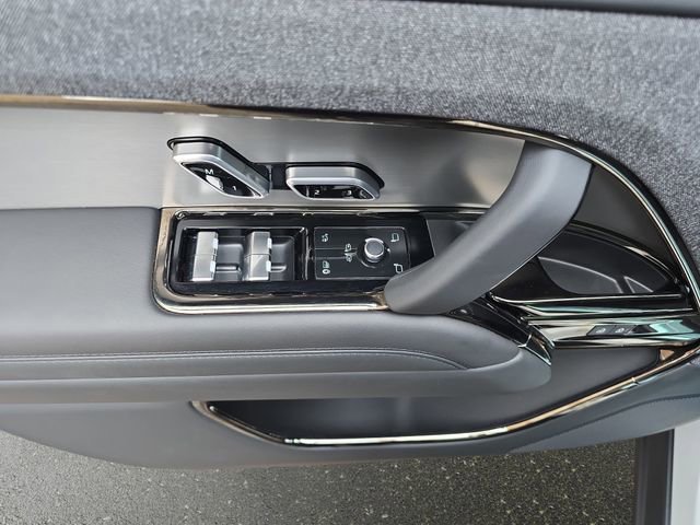Used 2025 Land Rover Range Rover Sport SE image 31