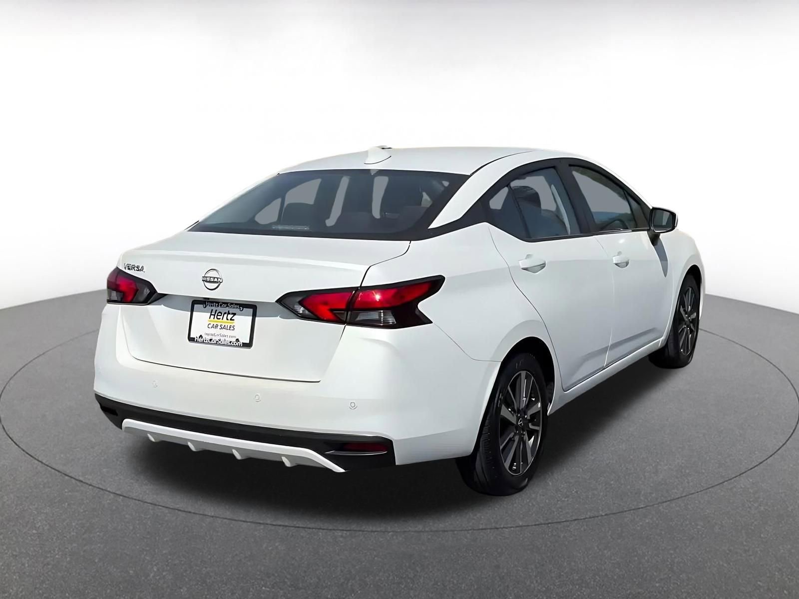 Used 2025 Nissan Versa SV image 15