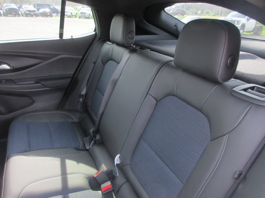 New 2026 Buick Envista Preferred FWD image 13