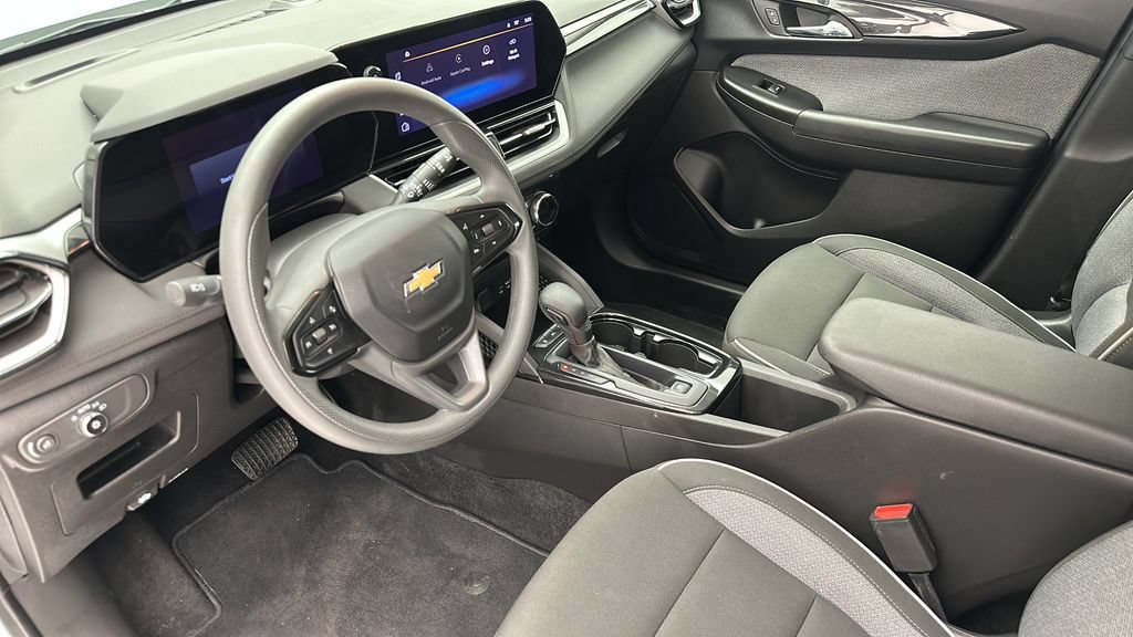 Used 2025 Chevrolet TrailBlazer LT w/ Driver Confidence Package AWD/4WD image 12