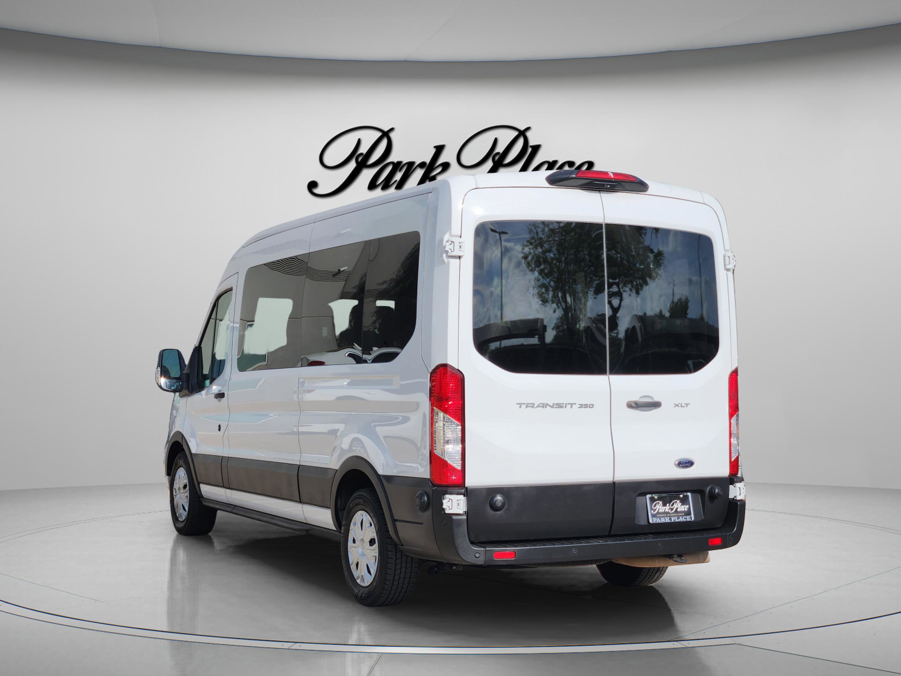 Used 2024 Ford Transit 350 XLT image 3