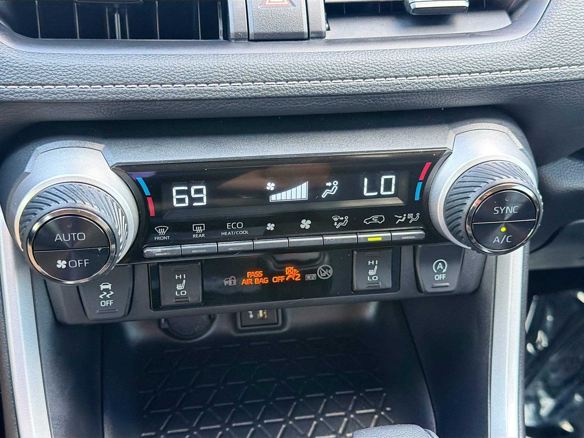 Used 2025 Toyota RAV4 XLE w/ Convenience Package AWD/4WD image 35