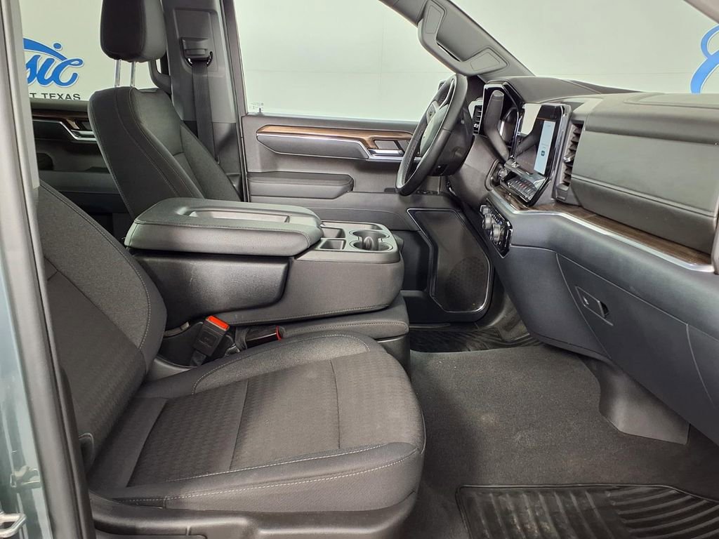 Used 2025 Chevrolet Silverado 1500 LT AWD/4WD image 10
