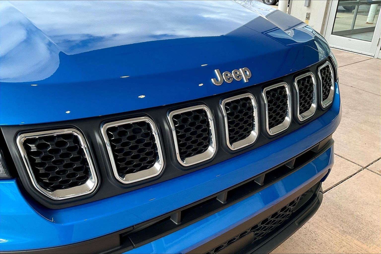 Used 2023 Jeep Compass Latitude image 31