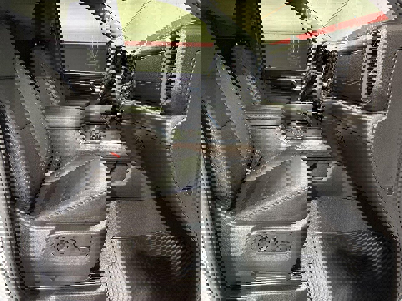 Used 2024 Chevrolet Silverado 2500 LTZ w/ LTZ Plus Package image 29