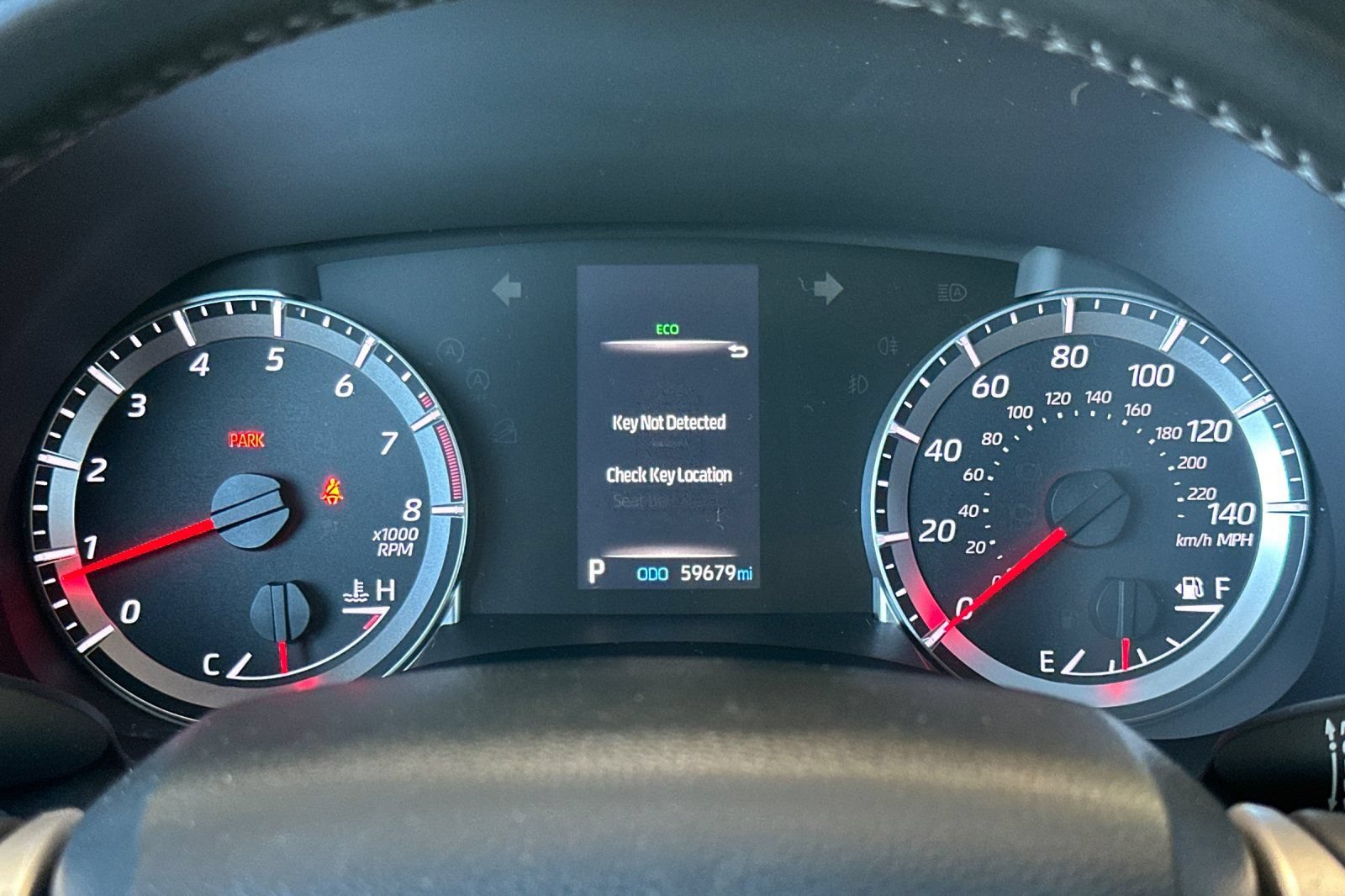 Used 2022 Toyota Highlander LE AWD/4WD image 29