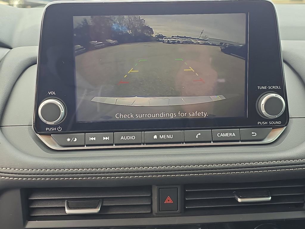 Used 2024 Nissan Rogue SV w/ SV Premium Package image 25