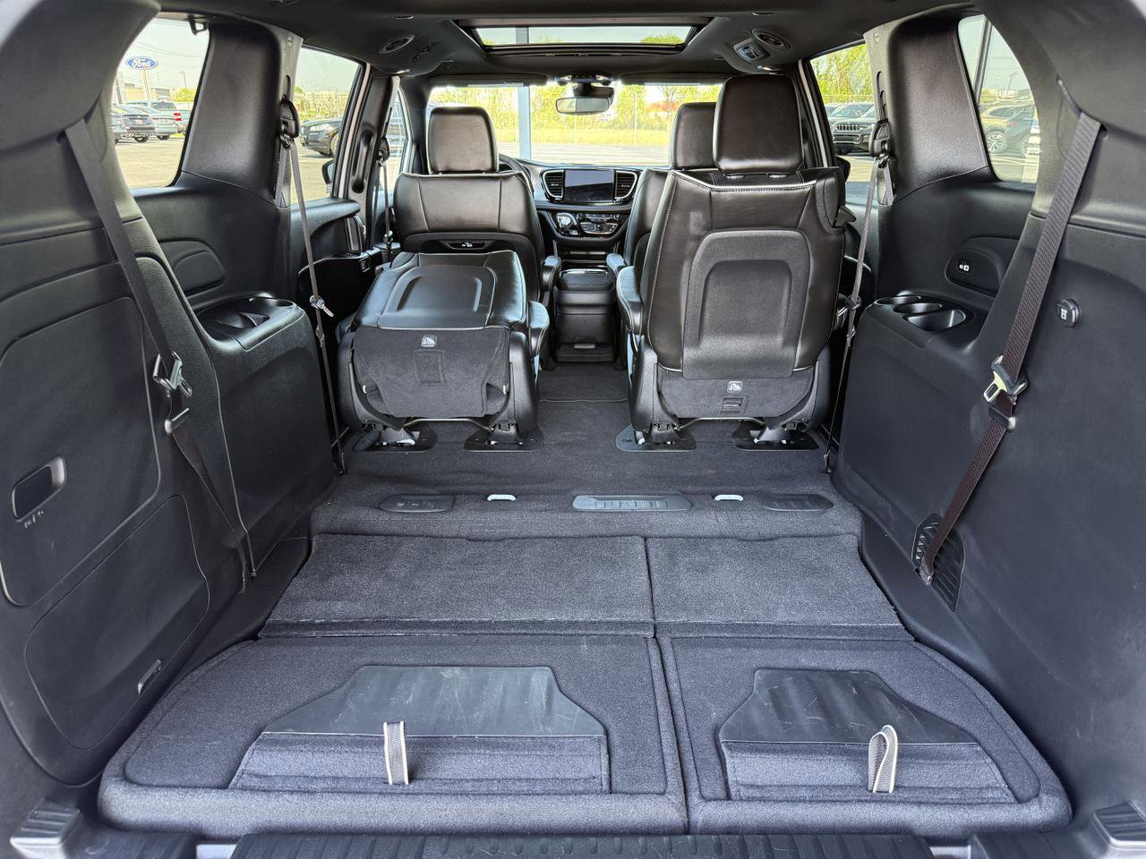 Used 2023 Chrysler Pacifica Limited w/ S Appearance Package FWD image 49