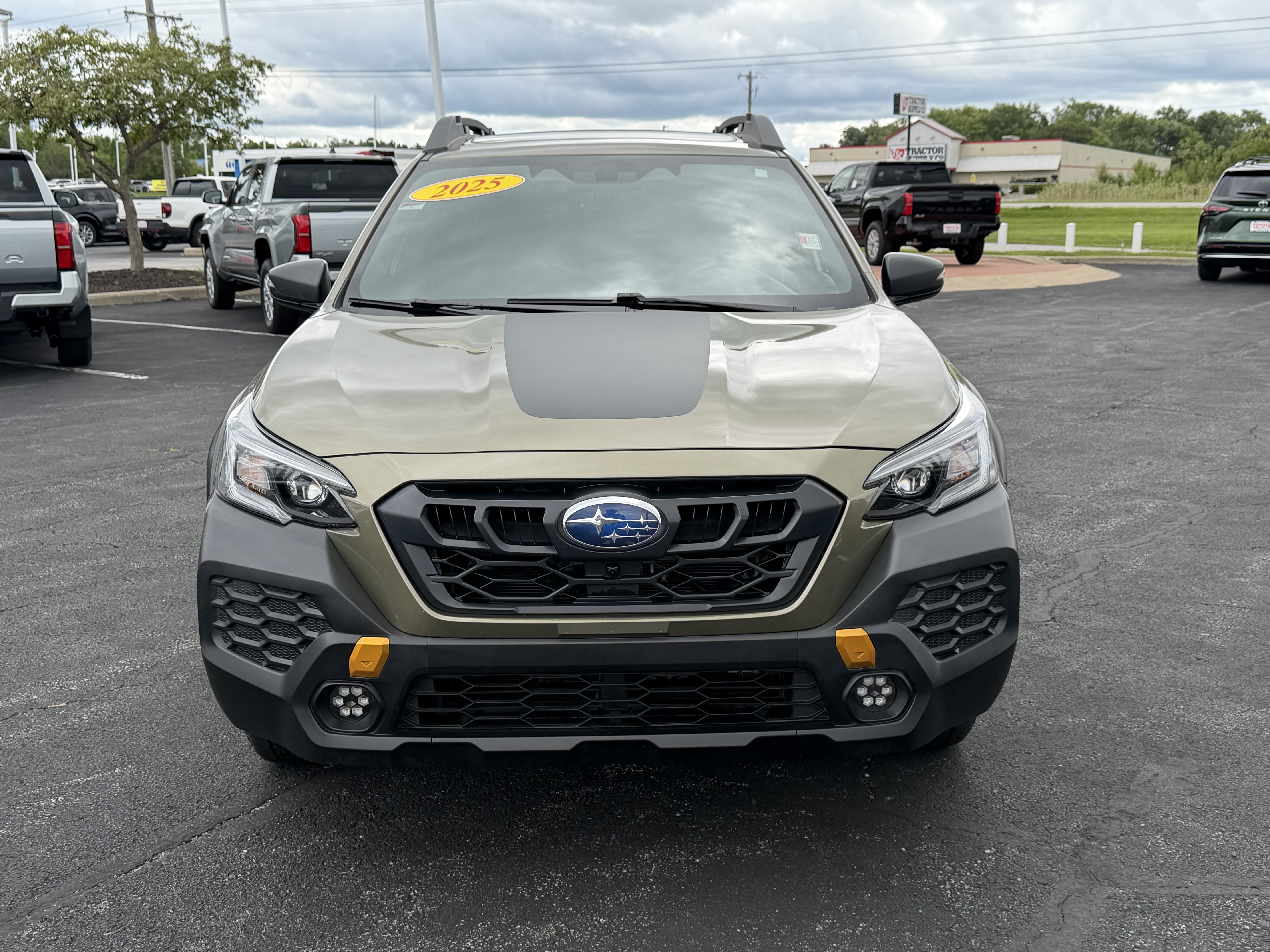 Used 2025 Subaru Outback Wilderness AWD/4WD image 2