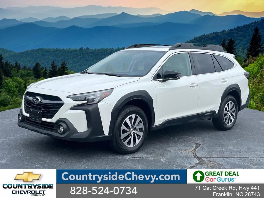 Used 2025 Subaru Outback Premium image 1
