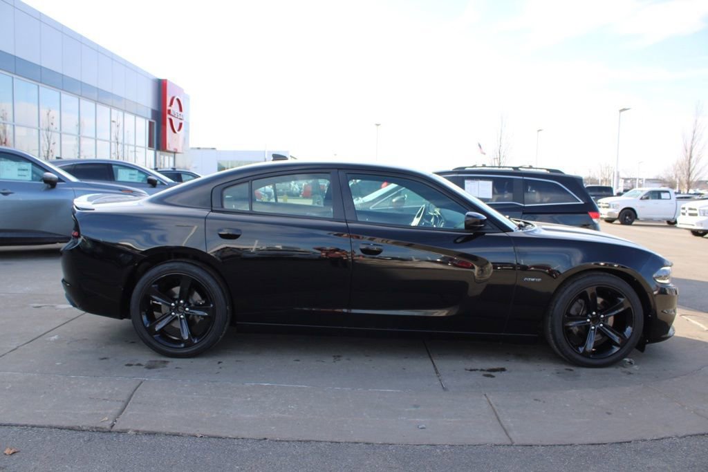 Used 2017 Dodge Charger R/T image 6