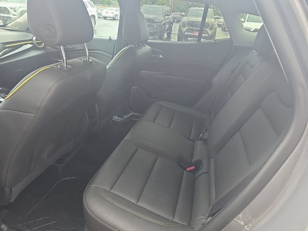 Used 2025 Chevrolet Trax ACTIV w/ Sunroof Package FWD image 11