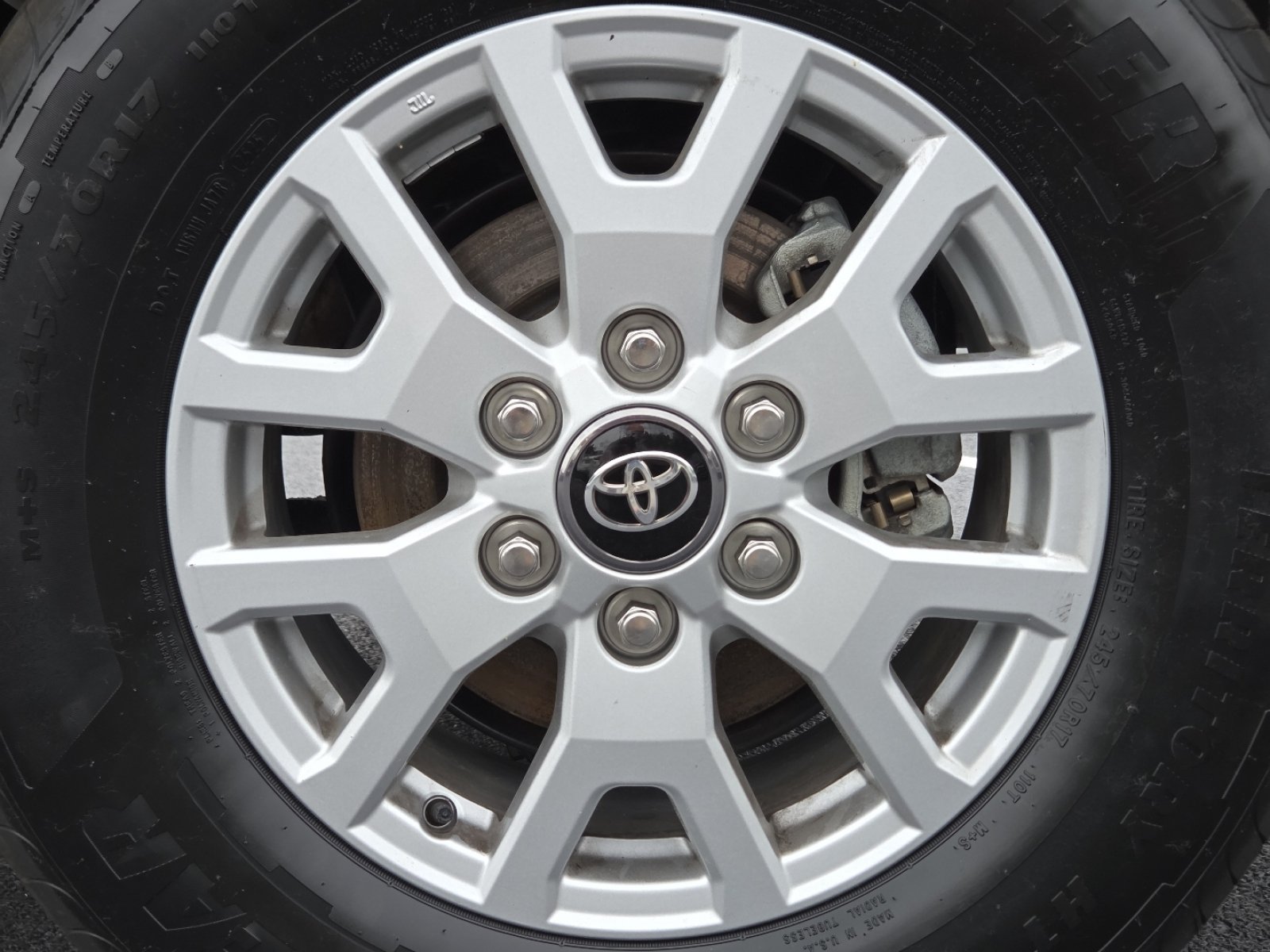 Used 2025 Toyota Tacoma SR5 AWD/4WD image 12