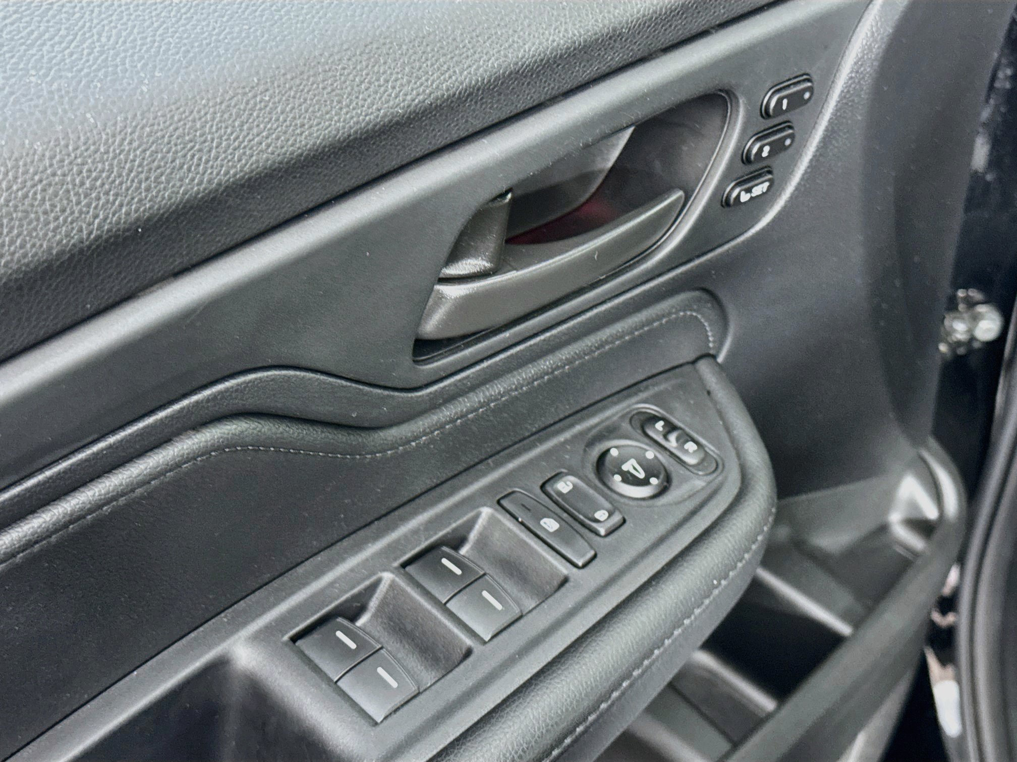 Certified 2025 Honda Odyssey Sport-L image 17