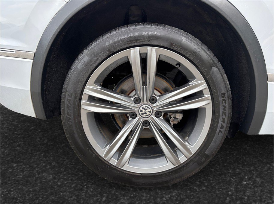Used 2019 Volkswagen Tiguan SEL R-Line FWD image 14