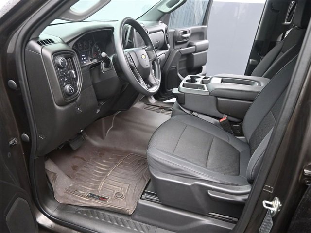 Used 2020 Chevrolet Silverado 2500 Custom w/ Custom Value Package image 9